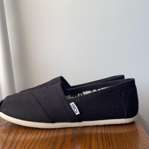NWOT Toms - Picture 3 of 7